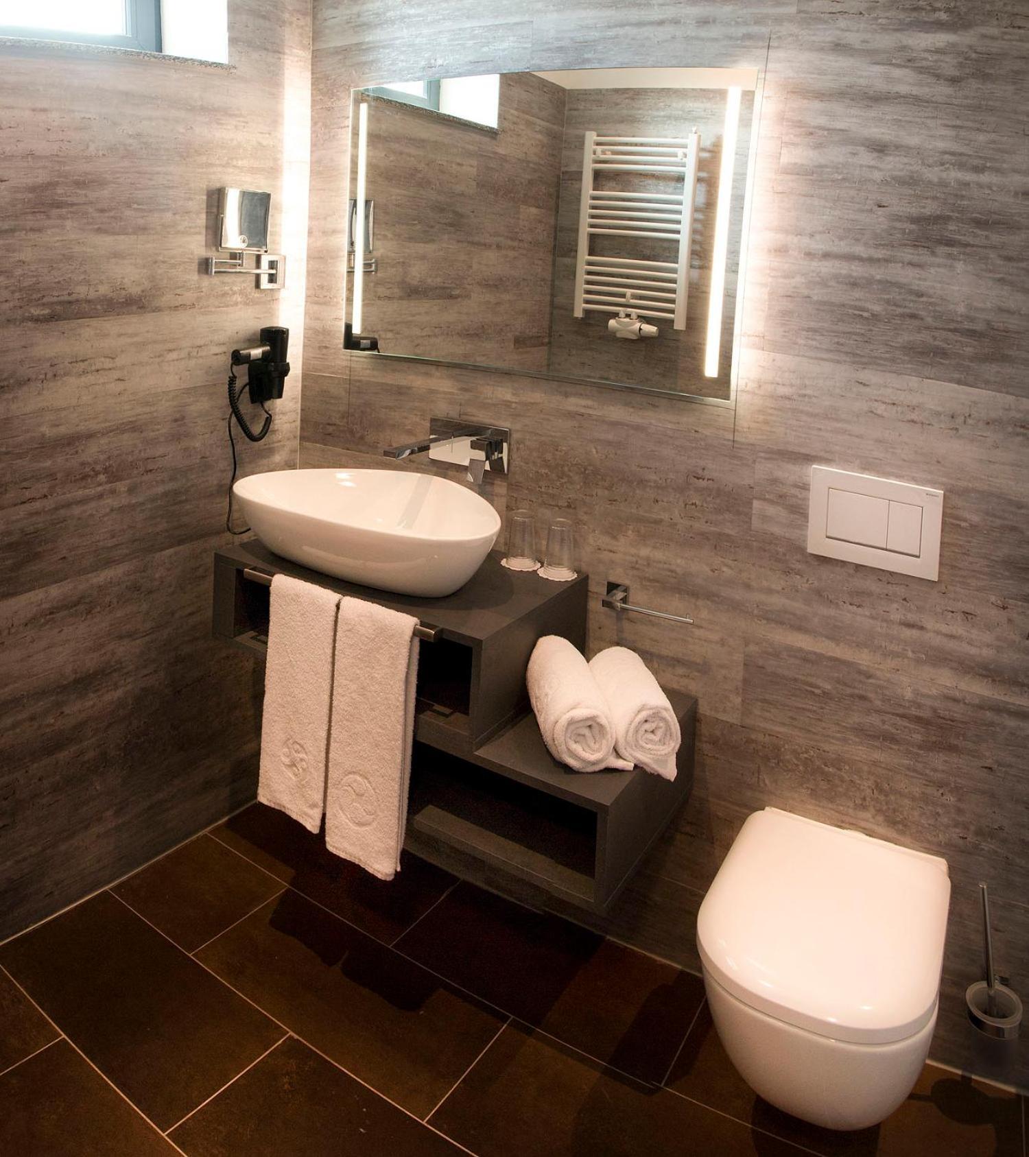 Hotel Lifestyle Минделхайм Екстериор снимка